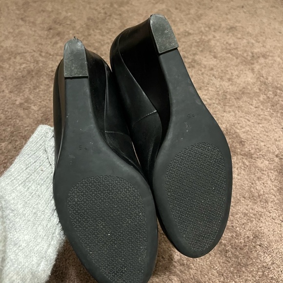 Tory Burch wedges size 7.5 - Picture 4 of 6